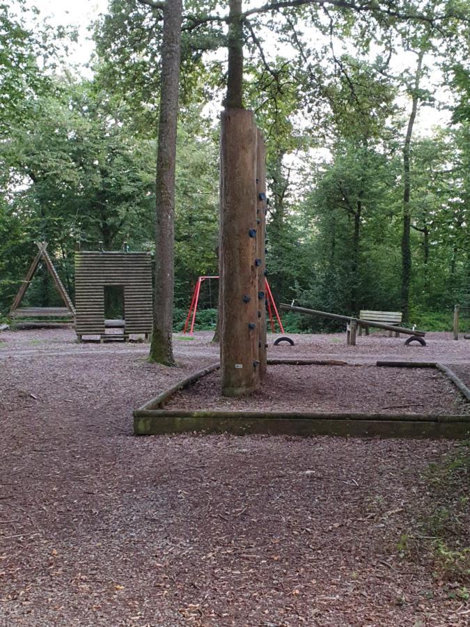 Gezellige bungalow met zwembad op het park Durbuy Buitenkant foto